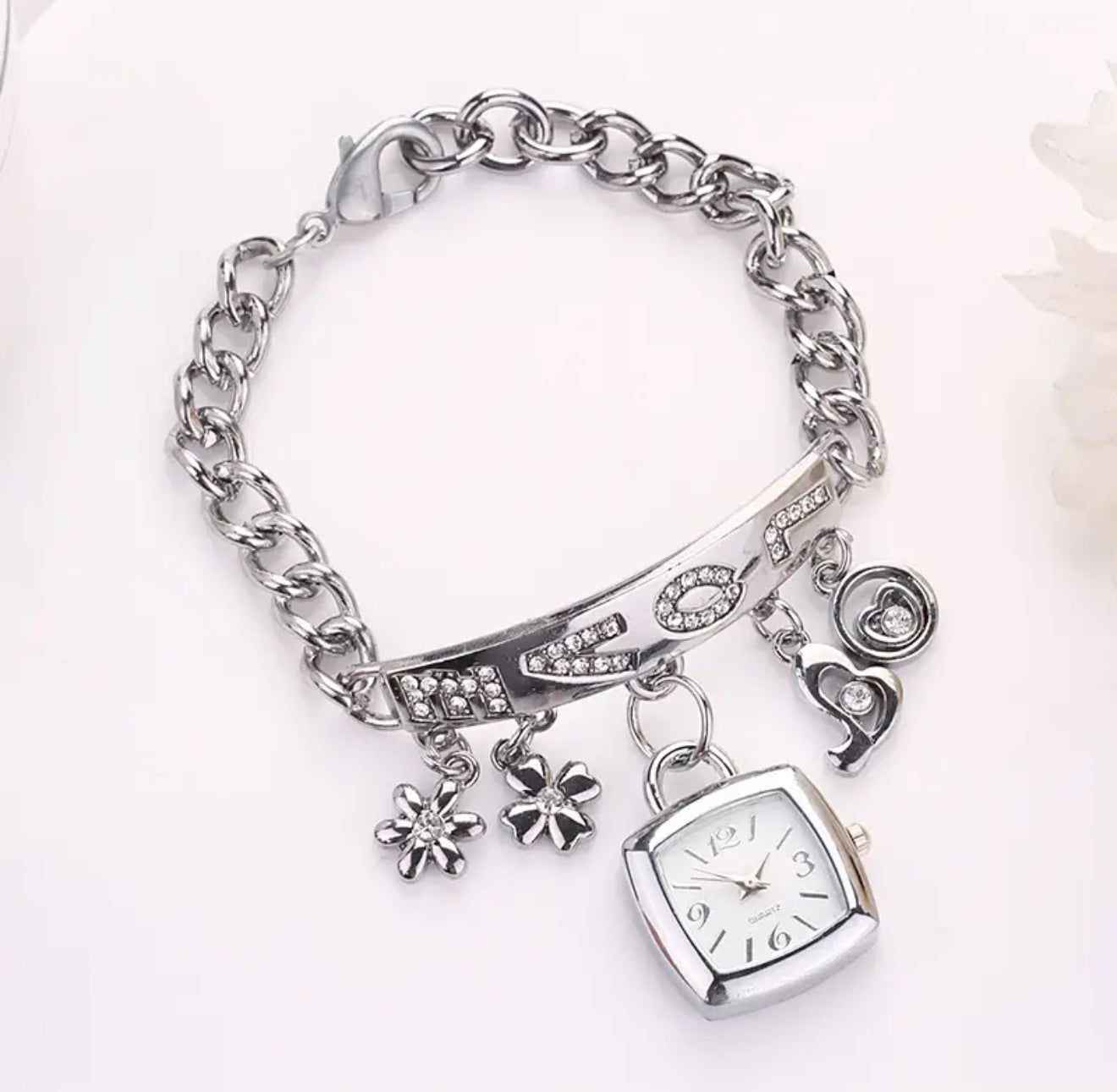 Bracelet de montre décontracté en acier inoxydable pour fille, bracelet de montre pour fille, bracelet de montre de luxe avec cœur, style amour, bracelet en strass, cadeau de Noël et du Nouvel An