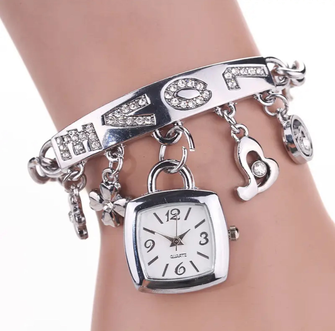 Bracelet de montre décontracté en acier inoxydable pour fille, bracelet de montre pour fille, bracelet de montre de luxe avec cœur, style amour, bracelet en strass, cadeau de Noël et du Nouvel An